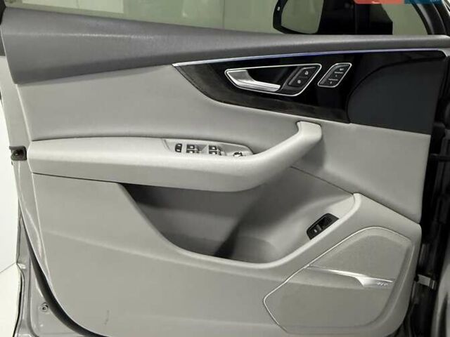 Сірий Ауді Ку 7, об'ємом двигуна 3 л та пробігом 207 тис. км за 29900 $, фото 32 на Automoto.ua