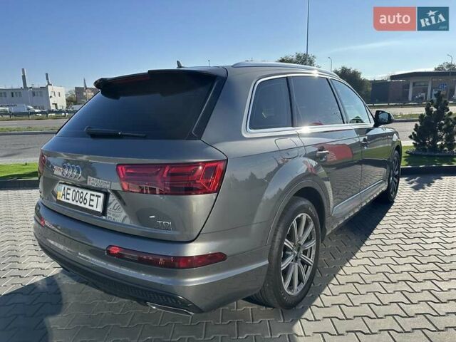 Ауді Ку 7 2017 у Дніпро (Дніпропетровську) на Automoto.ua Сірий Ауді Ку 7, об'ємом двигуна 2.97 л та пробігом 349 тис. км за 34000 $, фото 5 на Automoto.ua