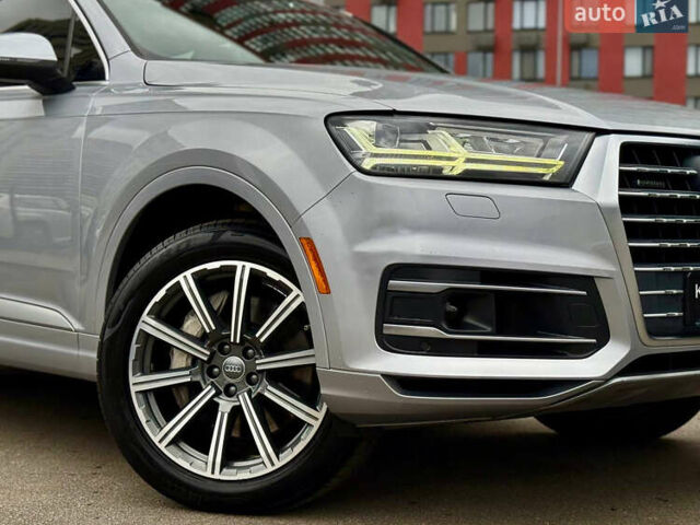 Серый Ауди Ку 7, объемом двигателя 3 л и пробегом 215 тыс. км за 25900 $, фото 4 на Automoto.ua