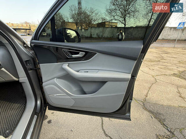 Сірий Ауді Ку 7, об'ємом двигуна 3 л та пробігом 206 тис. км за 26500 $, фото 27 на Automoto.ua