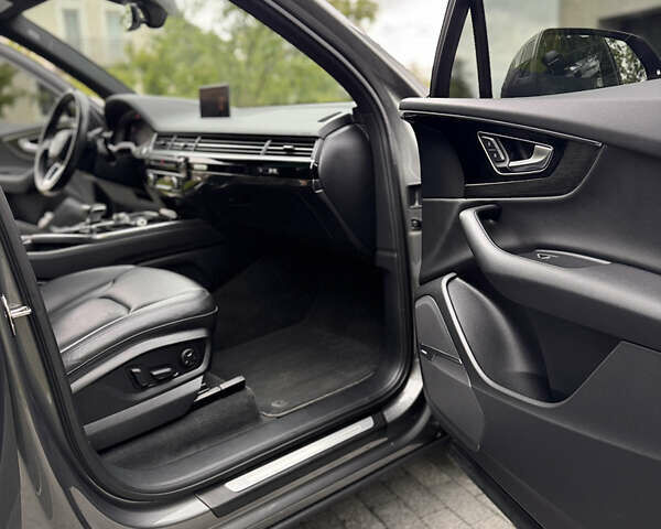 Ауді Ку 7 2017 у Богородчанах на Automoto.ua Сірий Ауді Ку 7, об'ємом двигуна 3 л та пробігом 115 тис. км за 34850 $, фото 24 на Automoto.ua