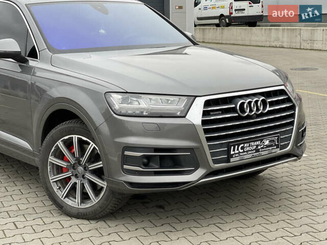 Серый Ауди Ку 7, объемом двигателя 3 л и пробегом 189 тыс. км за 24999 $, фото 4 на Automoto.ua