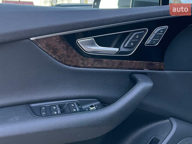 Сірий Ауді Ку 7, об'ємом двигуна 3 л та пробігом 178 тис. км за 32900 $, фото 25 на Automoto.ua