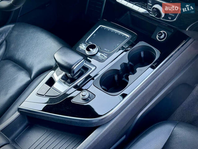 Серый Ауди Ку 7, объемом двигателя 3 л и пробегом 190 тыс. км за 26200 $, фото 44 на Automoto.ua