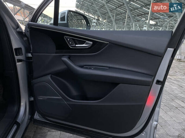 Сірий Ауді Ку 7, об'ємом двигуна 3 л та пробігом 138 тис. км за 28000 $, фото 26 на Automoto.ua
