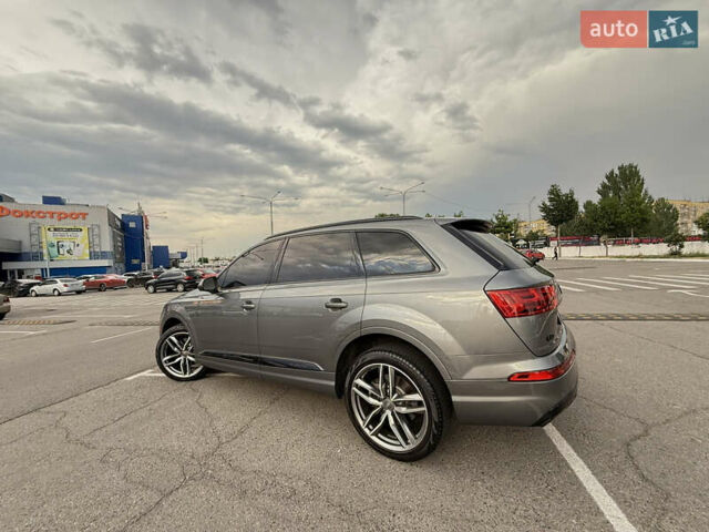Ауди Ку 7 2017 в Днепре (Днепропетровске) на Automoto.ua Серый Ауди Ку 7, объемом двигателя 3 л и пробегом 140 тыс. км за 30500 $, фото 5 на Automoto.ua