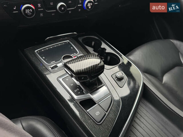 Сірий Ауді Ку 7, об'ємом двигуна 3 л та пробігом 225 тис. км за 20900 $, фото 60 на Automoto.ua