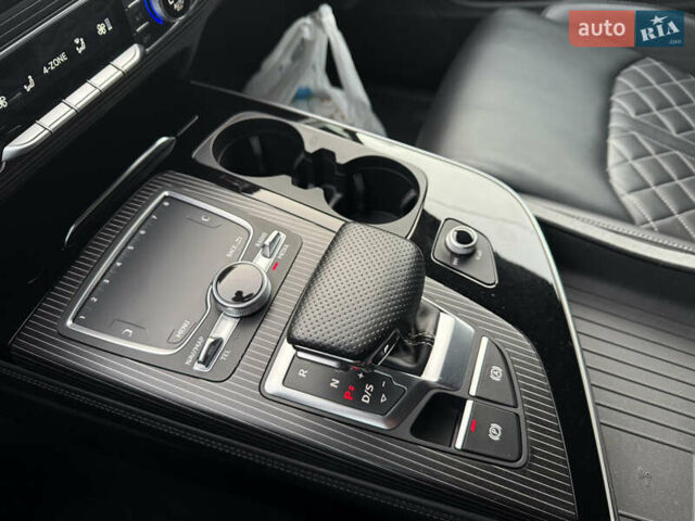 Серый Ауди Ку 7, объемом двигателя 2.97 л и пробегом 225 тыс. км за 45000 $, фото 27 на Automoto.ua