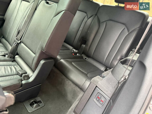 Сірий Ауді Ку 7, об'ємом двигуна 3 л та пробігом 194 тис. км за 22700 $, фото 16 на Automoto.ua