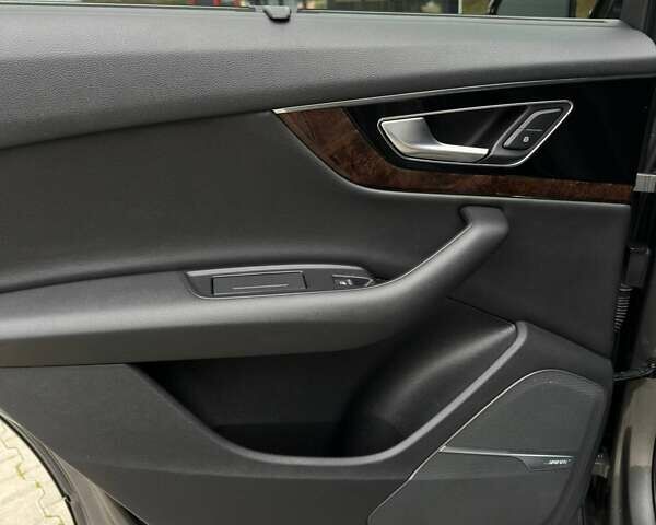 Серый Ауди Ку 7, объемом двигателя 3 л и пробегом 97 тыс. км за 34500 $, фото 43 на Automoto.ua