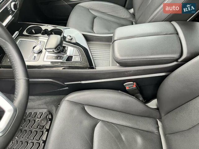 Сірий Ауді Ку 7, об'ємом двигуна 3 л та пробігом 137 тис. км за 35000 $, фото 58 на Automoto.ua