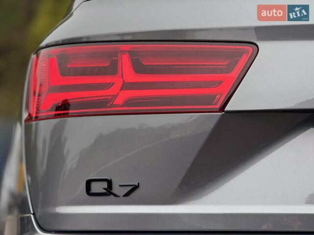 Серый Ауди Ку 7, объемом двигателя 2.97 л и пробегом 200 тыс. км за 33999 $, фото 23 на Automoto.ua