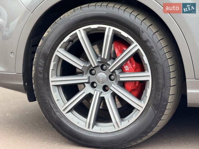 Серый Ауди Ку 7, объемом двигателя 2.97 л и пробегом 200 тыс. км за 33999 $, фото 8 на Automoto.ua