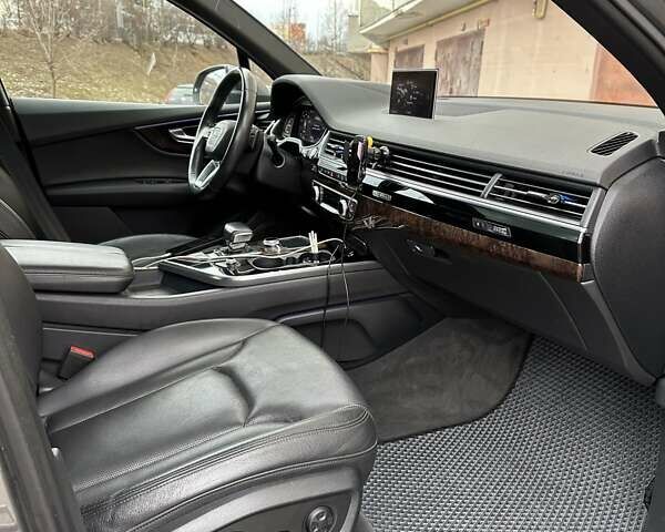 Сірий Ауді Ку 7, об'ємом двигуна 3 л та пробігом 375 тис. км за 24000 $, фото 13 на Automoto.ua