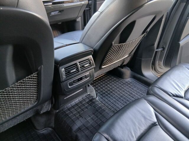 Серый Ауди Ку 7, объемом двигателя 0 л и пробегом 220 тыс. км за 21500 $, фото 18 на Automoto.ua