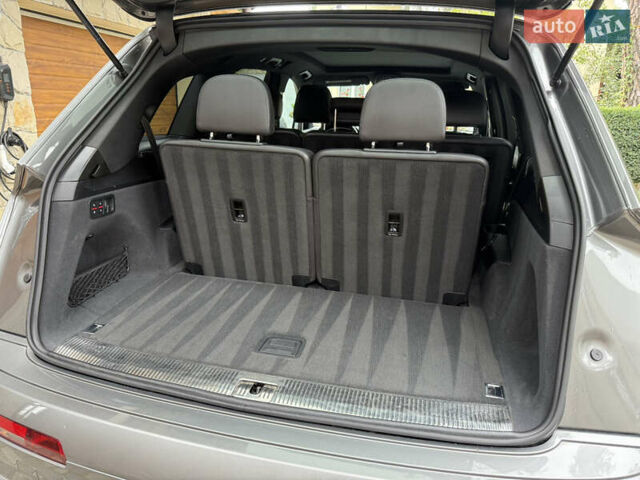 Сірий Ауді Ку 7, об'ємом двигуна 3 л та пробігом 194 тис. км за 22700 $, фото 25 на Automoto.ua