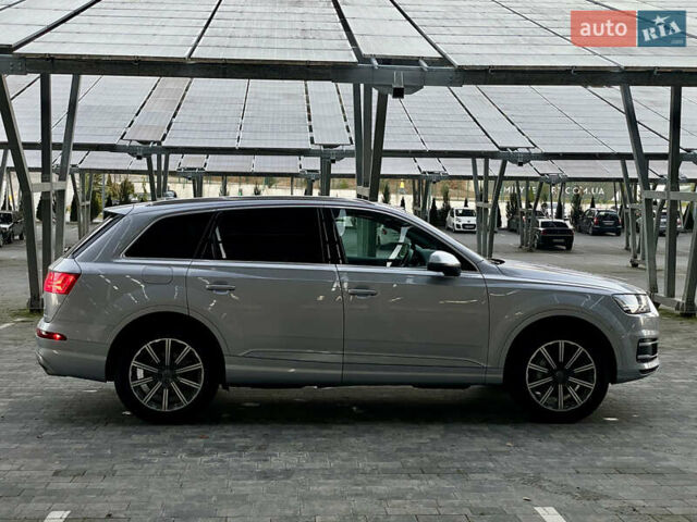 Сірий Ауді Ку 7, об'ємом двигуна 3 л та пробігом 138 тис. км за 28000 $, фото 4 на Automoto.ua