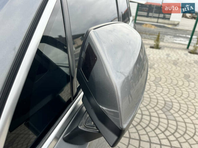 Сірий Ауді Ку 7, об'ємом двигуна 3 л та пробігом 137 тис. км за 35000 $, фото 40 на Automoto.ua