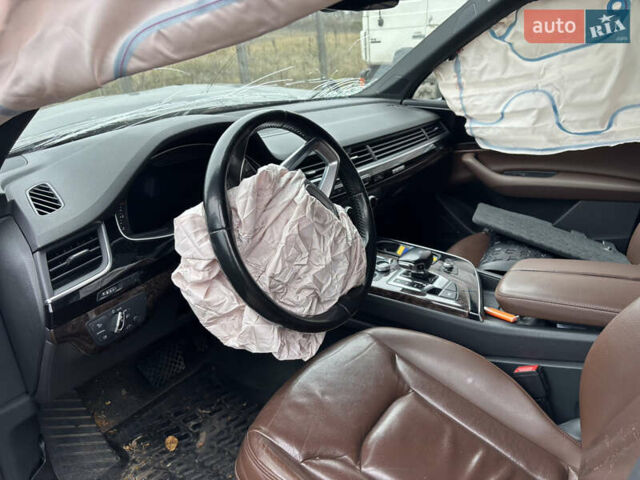 Сірий Ауді Ку 7, об'ємом двигуна 3 л та пробігом 200 тис. км за 14500 $, фото 4 на Automoto.ua