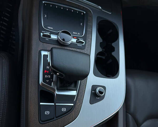 Серый Ауди Ку 7, объемом двигателя 3 л и пробегом 79 тыс. км за 48000 $, фото 16 на Automoto.ua