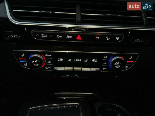 Сірий Ауді Ку 7, об'ємом двигуна 3 л та пробігом 138 тис. км за 28000 $, фото 33 на Automoto.ua