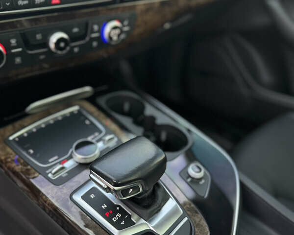 Серый Ауди Ку 7, объемом двигателя 3 л и пробегом 140 тыс. км за 28499 $, фото 27 на Automoto.ua