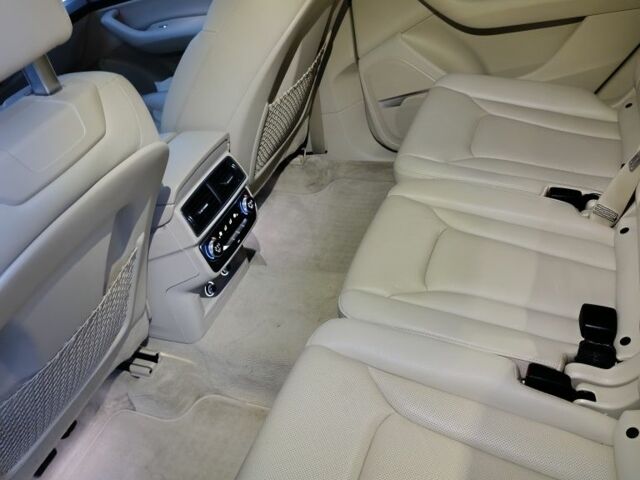 Серый Ауди Ку 7, объемом двигателя 2 л и пробегом 44 тыс. км за 35000 $, фото 10 на Automoto.ua