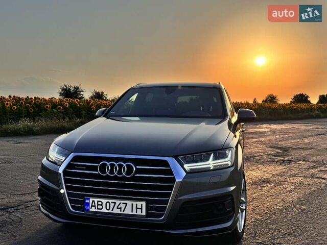 Серый Ауди Ку 7, объемом двигателя 2.97 л и пробегом 250 тыс. км за 41000 $, фото 3 на Automoto.ua