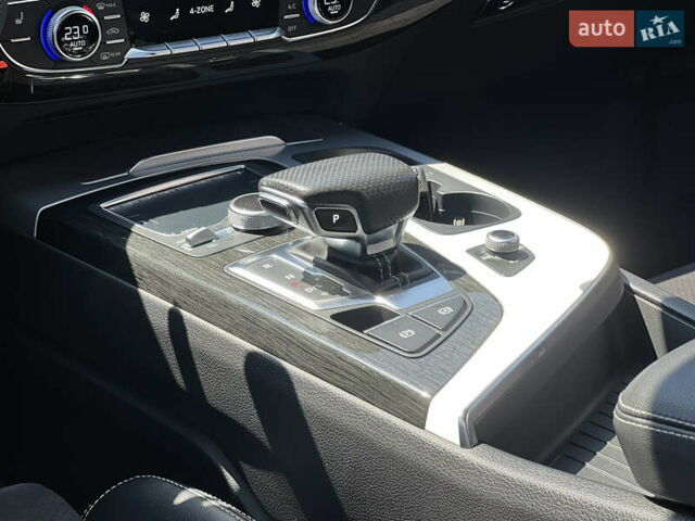 Сірий Ауді Ку 7, об'ємом двигуна 3 л та пробігом 247 тис. км за 36500 $, фото 44 на Automoto.ua