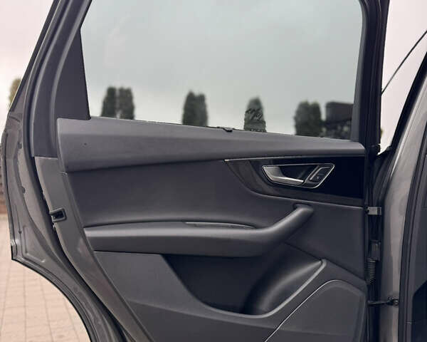 Серый Ауди Ку 7, объемом двигателя 3 л и пробегом 218 тыс. км за 25500 $, фото 29 на Automoto.ua