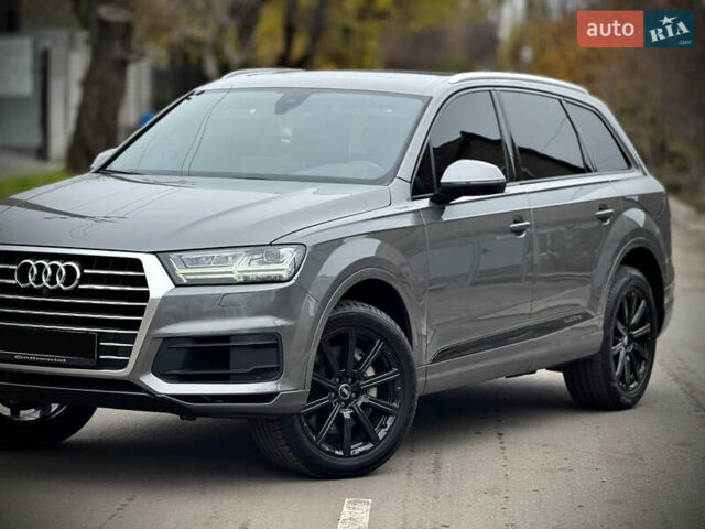 Серый Ауди Ку 7, объемом двигателя 3 л и пробегом 158 тыс. км за 27900 $, фото 1 на Automoto.ua