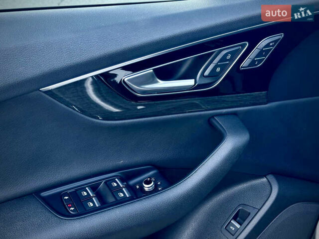 Сірий Ауді Ку 7, об'ємом двигуна 3 л та пробігом 190 тис. км за 26900 $, фото 21 на Automoto.ua