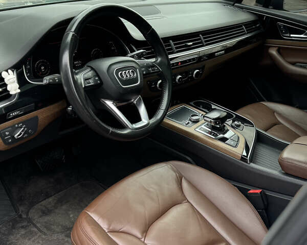 Серый Ауди Ку 7, объемом двигателя 2 л и пробегом 212 тыс. км за 29000 $, фото 17 на Automoto.ua