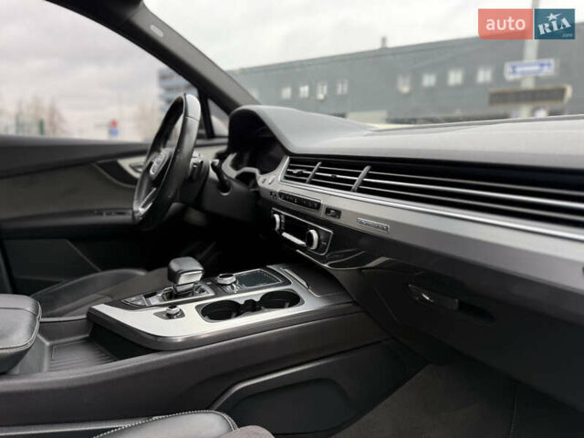 Серый Ауди Ку 7, объемом двигателя 3 л и пробегом 260 тыс. км за 28900 $, фото 9 на Automoto.ua