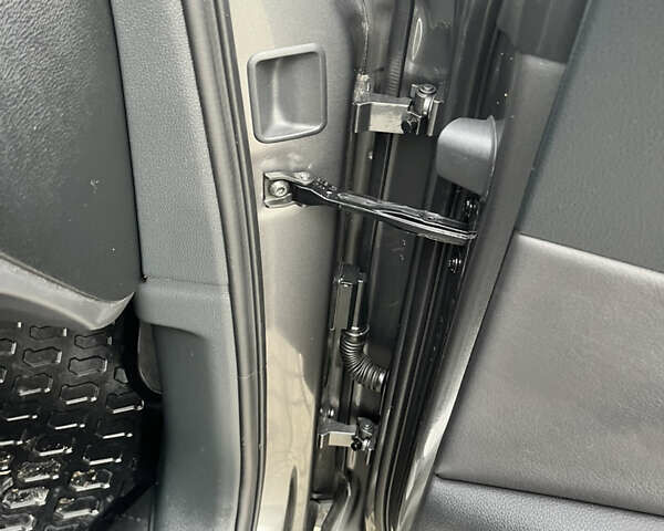 Сірий Ауді Ку 7, об'ємом двигуна 3 л та пробігом 137 тис. км за 35000 $, фото 44 на Automoto.ua