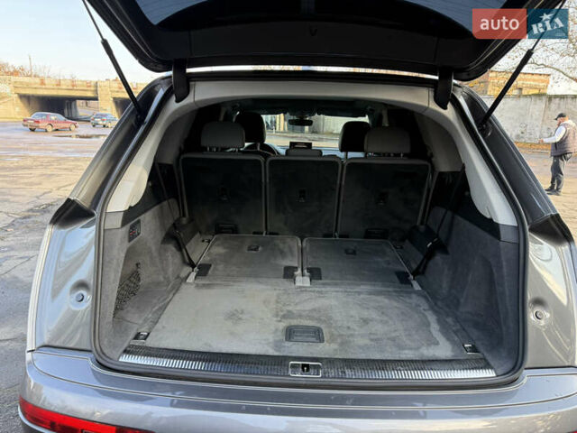 Сірий Ауді Ку 7, об'ємом двигуна 3 л та пробігом 206 тис. км за 26500 $, фото 21 на Automoto.ua
