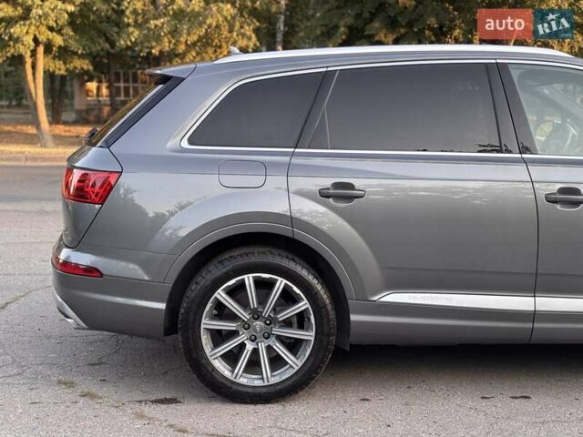Сірий Ауді Ку 7, об'ємом двигуна 3 л та пробігом 169 тис. км за 26000 $, фото 5 на Automoto.ua