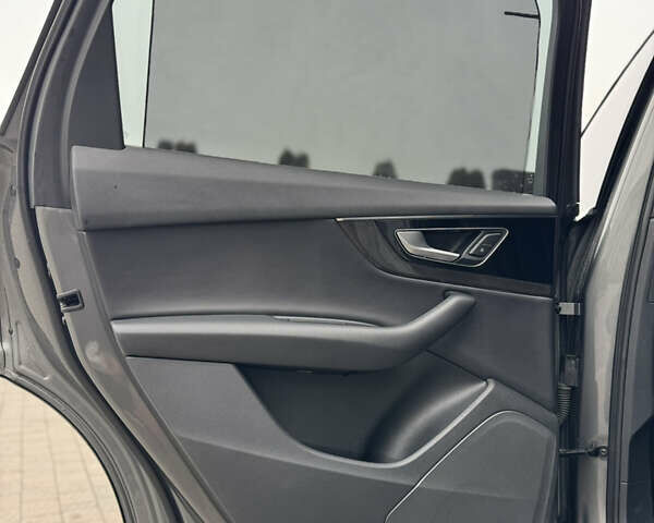 Серый Ауди Ку 7, объемом двигателя 3 л и пробегом 218 тыс. км за 25500 $, фото 30 на Automoto.ua