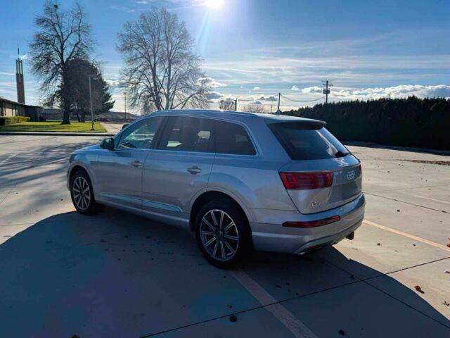 Серый Ауди Ку 7, объемом двигателя 3 л и пробегом 68 тыс. км за 7600 $, фото 4 на Automoto.ua