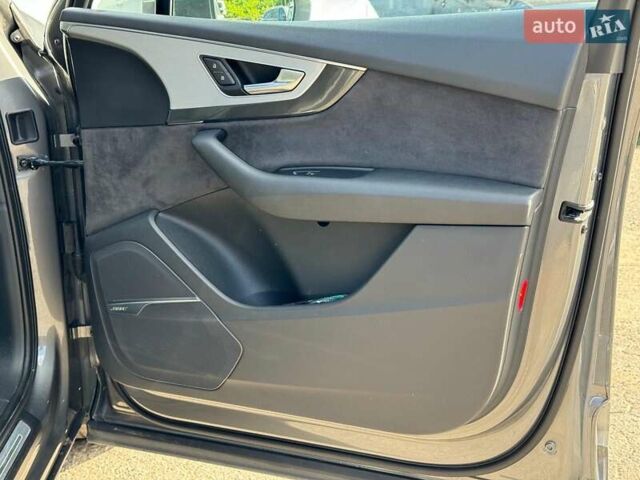 Серый Ауди Ку 7, объемом двигателя 3 л и пробегом 245 тыс. км за 44690 $, фото 31 на Automoto.ua