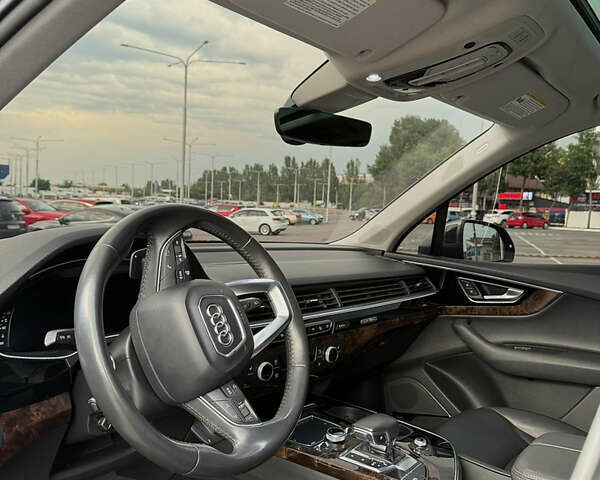 Ауди Ку 7 2017 в Днепре (Днепропетровске) на Automoto.ua Серый Ауди Ку 7, объемом двигателя 3 л и пробегом 140 тыс. км за 30500 $, фото 2 на Automoto.ua