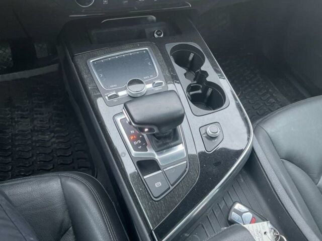 Серый Ауди Ку 7, объемом двигателя 3 л и пробегом 169 тыс. км за 19700 $, фото 7 на Automoto.ua