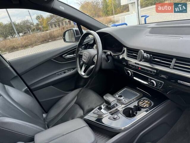 Ауди Ку 7 2017 в Верхнеднепровске на Automoto.ua Серый Ауди Ку 7, объемом двигателя 3 л и пробегом 215 тыс. км за 24999 $, фото 37 на Automoto.ua