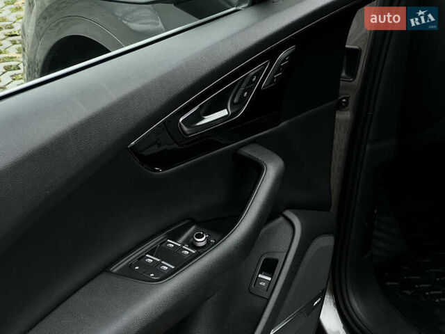 Серый Ауди Ку 7, объемом двигателя 3 л и пробегом 140 тыс. км за 29999 $, фото 24 на Automoto.ua