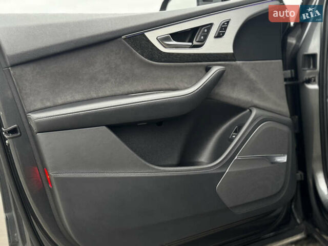 Серый Ауди Ку 7, объемом двигателя 2.97 л и пробегом 207 тыс. км за 42000 $, фото 32 на Automoto.ua