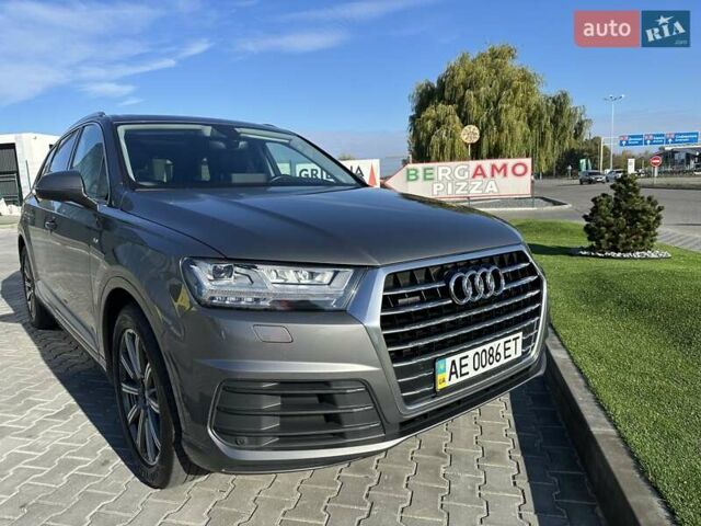Ауді Ку 7 2017 у Дніпро (Дніпропетровську) на Automoto.ua Сірий Ауді Ку 7, об'ємом двигуна 2.97 л та пробігом 349 тис. км за 34000 $, фото 1 на Automoto.ua