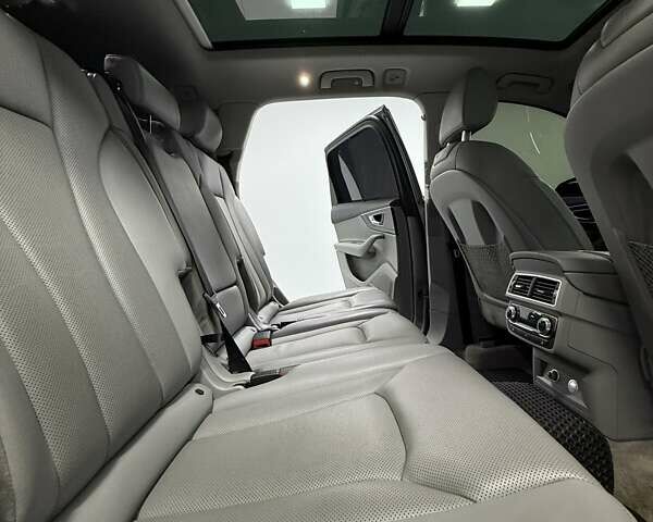 Сірий Ауді Ку 7, об'ємом двигуна 3 л та пробігом 207 тис. км за 29900 $, фото 36 на Automoto.ua