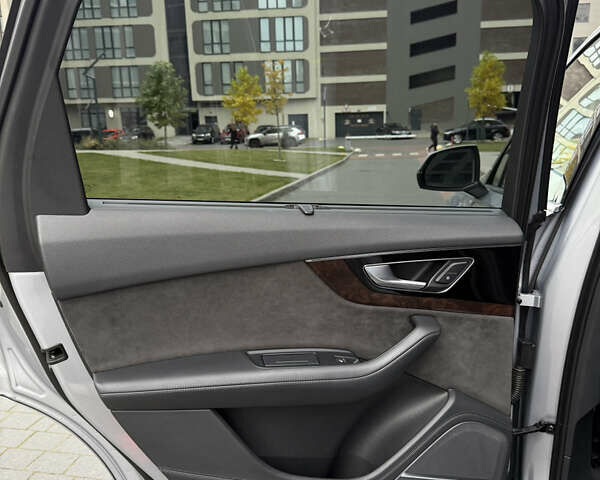 Сірий Ауді Ку 7, об'ємом двигуна 3 л та пробігом 135 тис. км за 34800 $, фото 17 на Automoto.ua