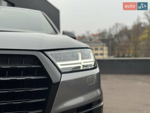 Серый Ауди Ку 7, объемом двигателя 2.97 л и пробегом 200 тыс. км за 33999 $, фото 3 на Automoto.ua