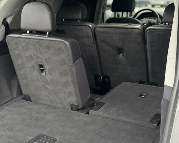 Серый Ауди Ку 7, объемом двигателя 3 л и пробегом 138 тыс. км за 33500 $, фото 25 на Automoto.ua